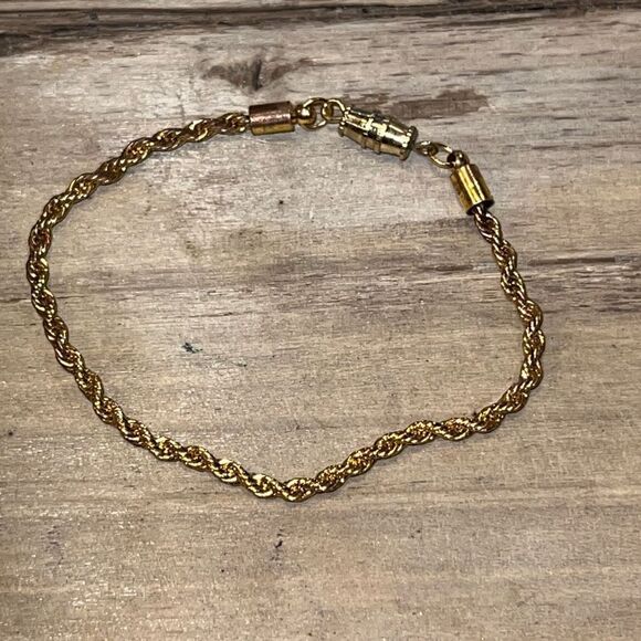 Gold Tone Rope Tennis Bracelet 71/2” Long - Picture 1 of 8
